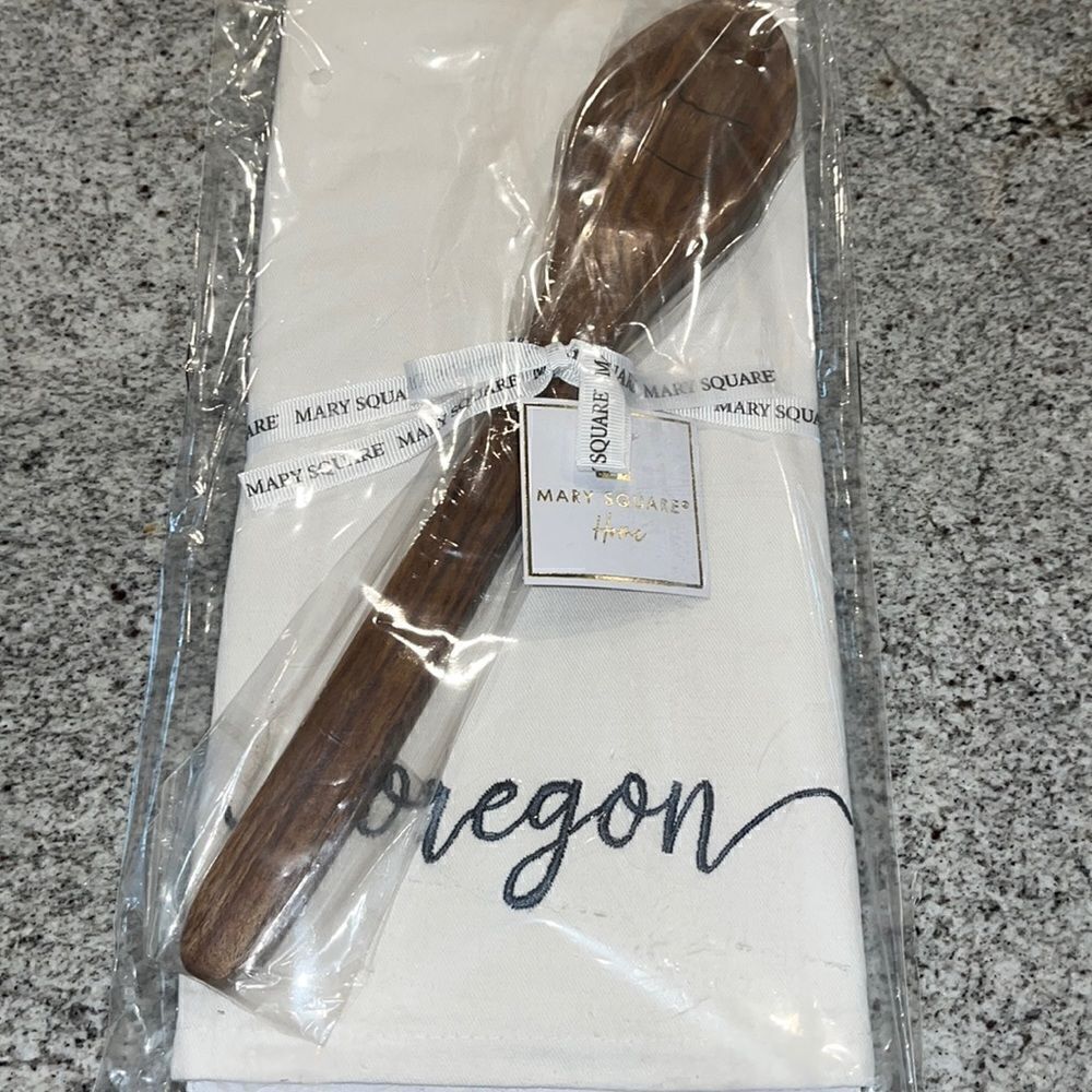Mary Square “State of Oregon" 12” wooden kitchen spoon tea Towel NEW in Package